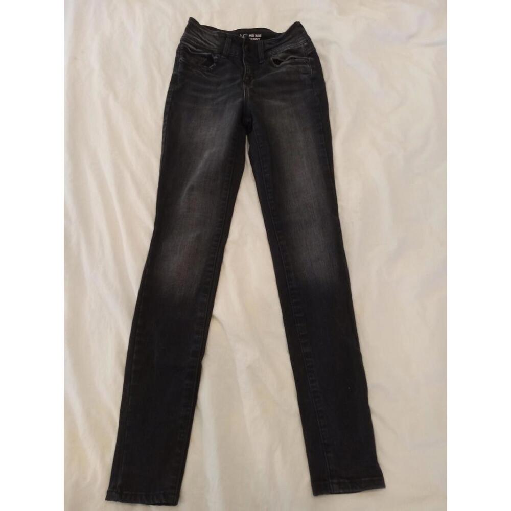 NOBO No Boundaries Women's  Size 3 Black  Mid-Rise Skinny Denim Jeans A9